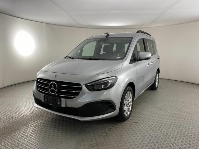 Mercedes A 180 d Executive prezzo, optional di serie, consumi, foto 